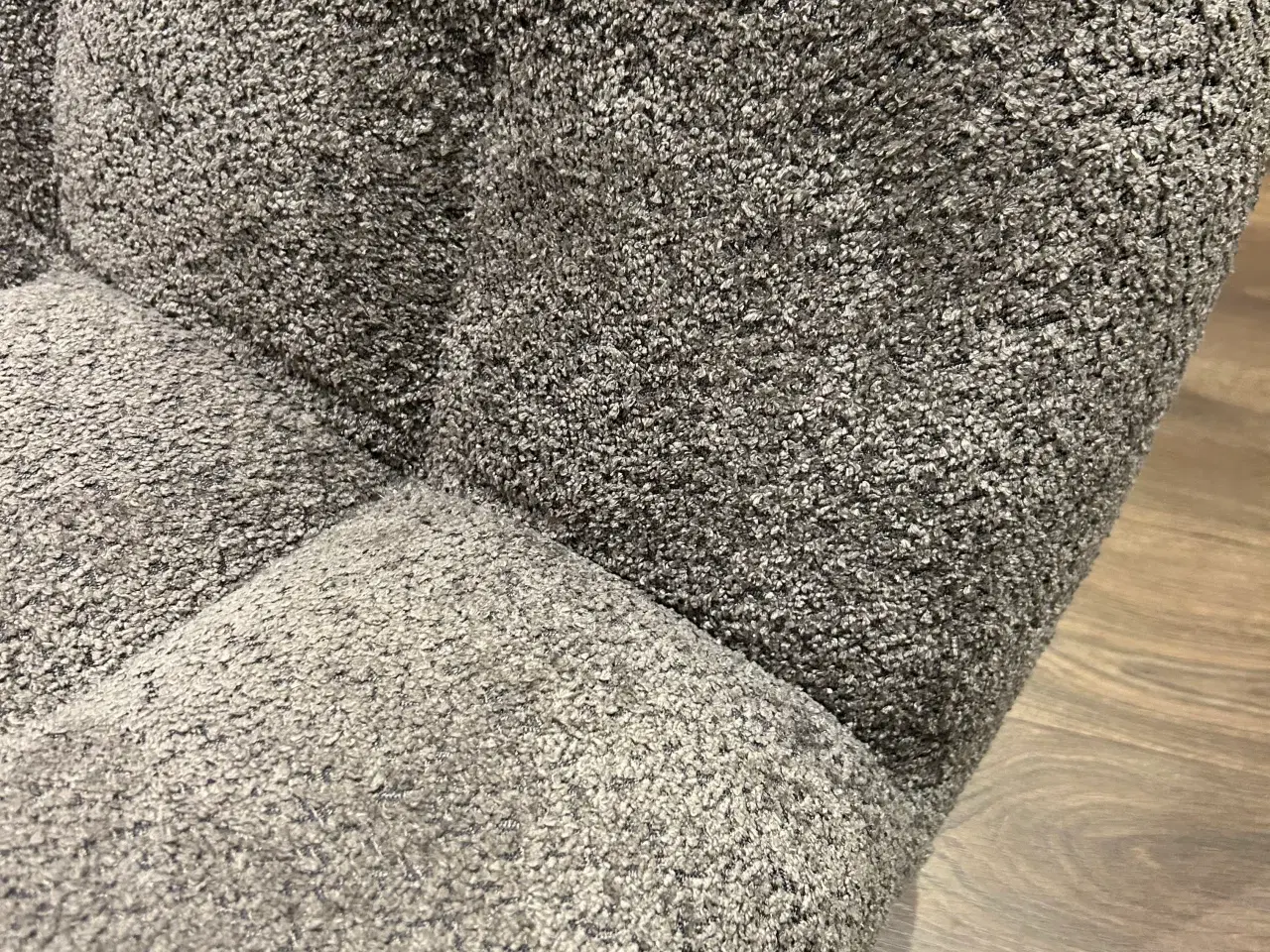 Billede 4 - Hjørnesofa i brun boucle stof