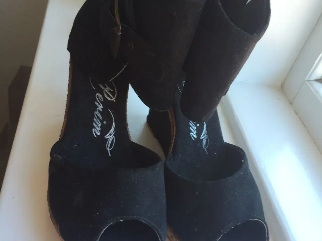 Billede 2 - Wedge sandaler sælges