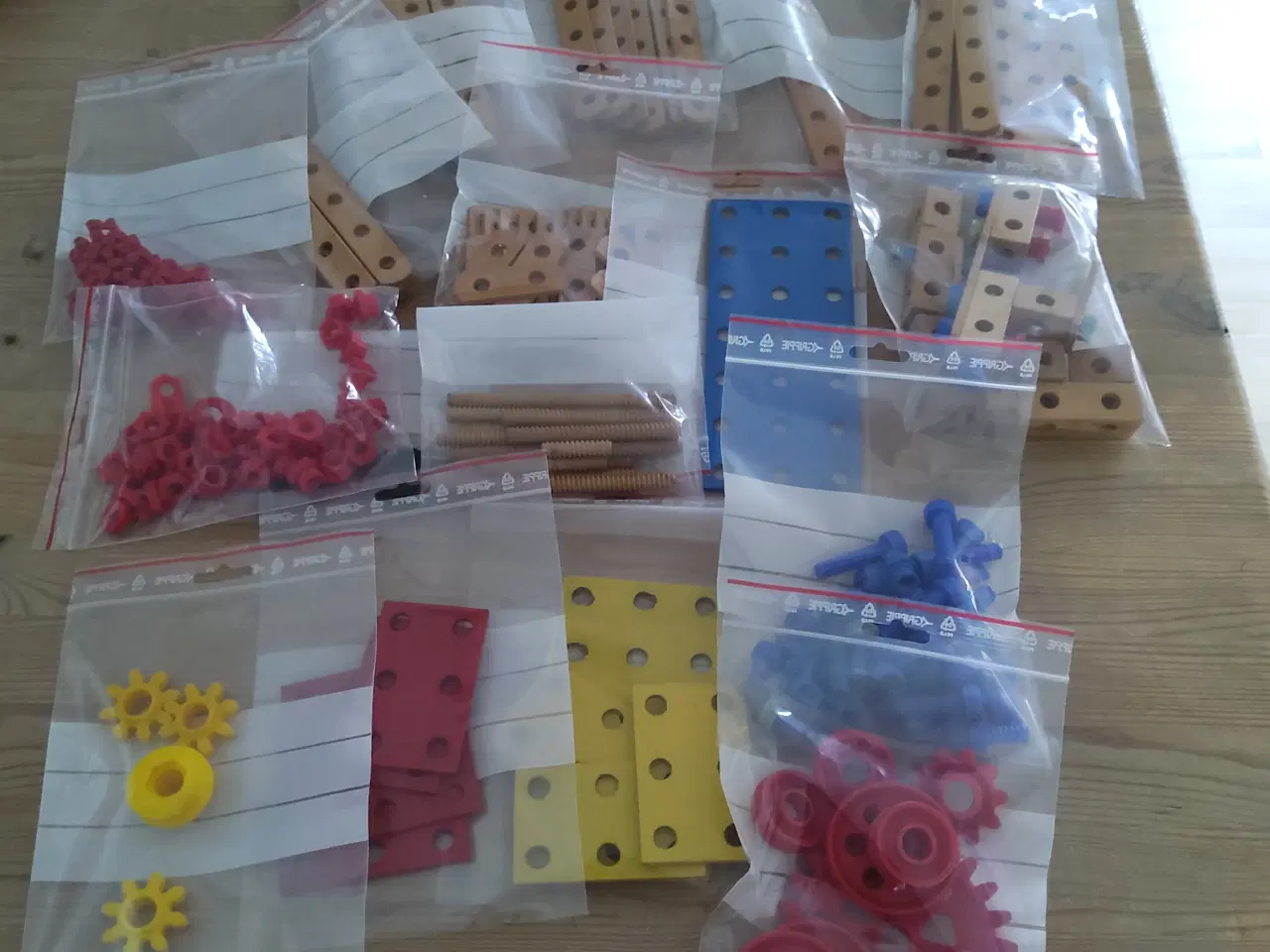 Billede 3 - Lego bilofix byggesæt i træ.