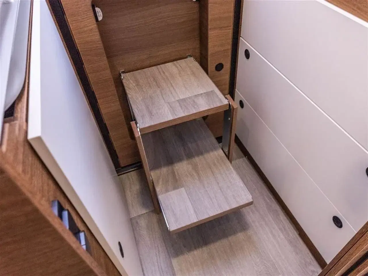 Billede 20 - 2026 - Benimar Mileo 268 Skandinavisk design og komfort året rundt