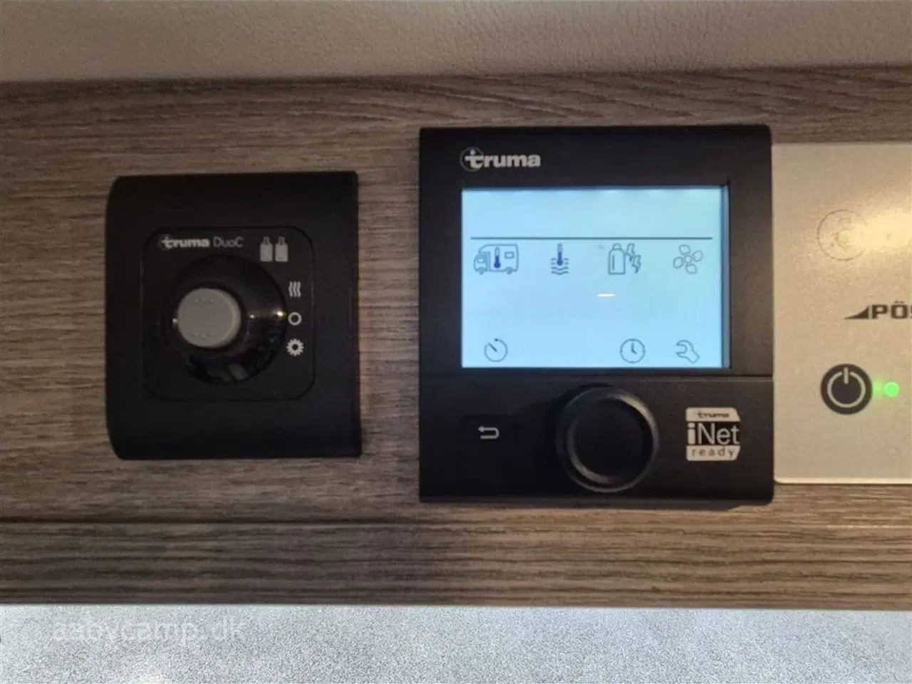 Billede 22 - 2020 - Pössl Roadcar R 640 Automatgear. 2x solceller. batteri. markise. duo-control. kompressor køleskab. undervognsbehandlet. helårsdæk. anhængertræk. soft close på bo-delsdør.