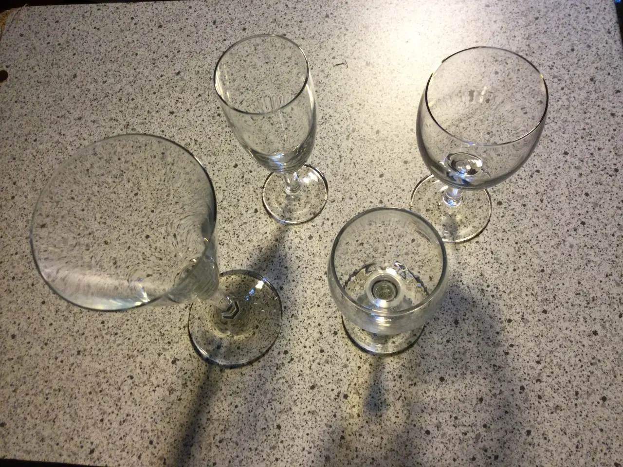 Billede 1 - Vin ,champagne samt cocktailglas - nye !