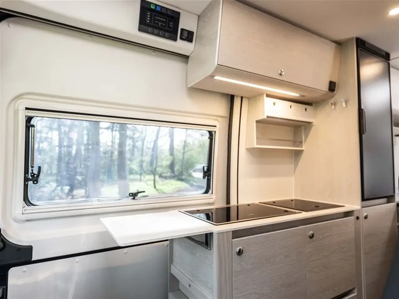 Billede 6 - 2026 - Tourne 6.0 Cruise aut. gear - Black   Den originale Tourne