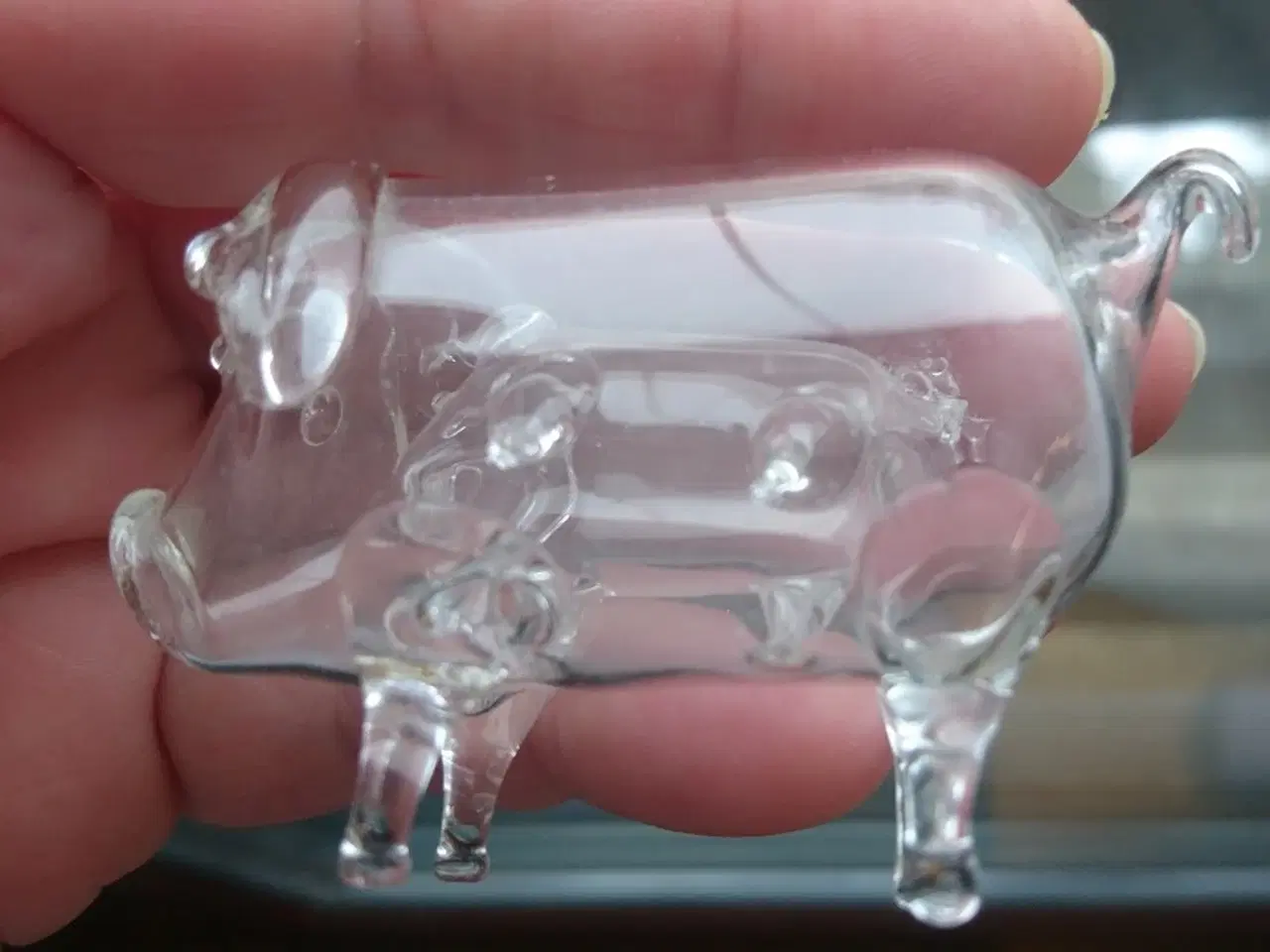 Billede 1 - Glasgris med mindre glasgris inden i