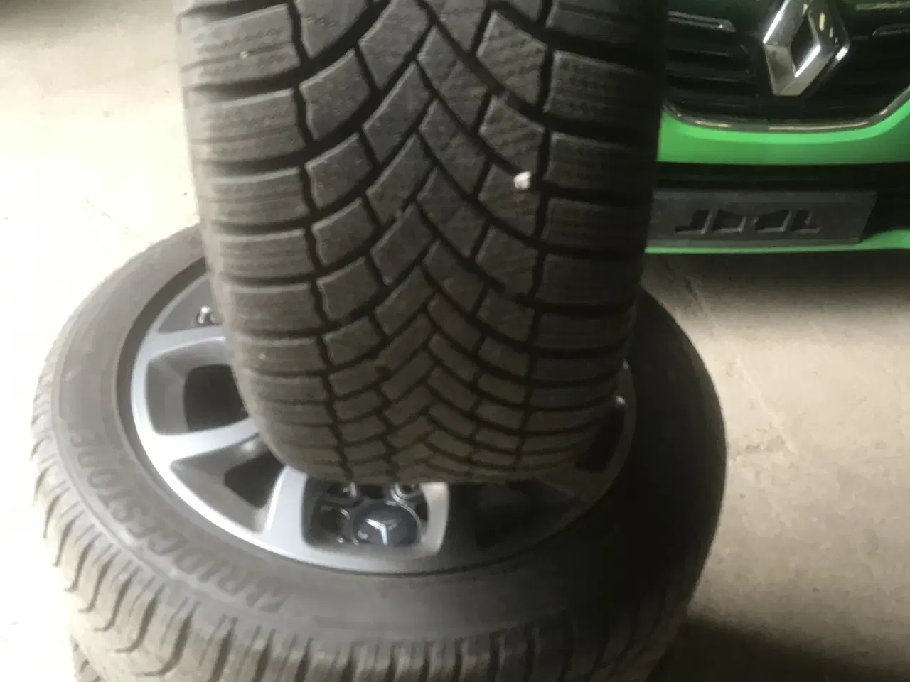 Billede 3 - Mercedes C-class Jeg har 4 Michelin dæk med alufæ