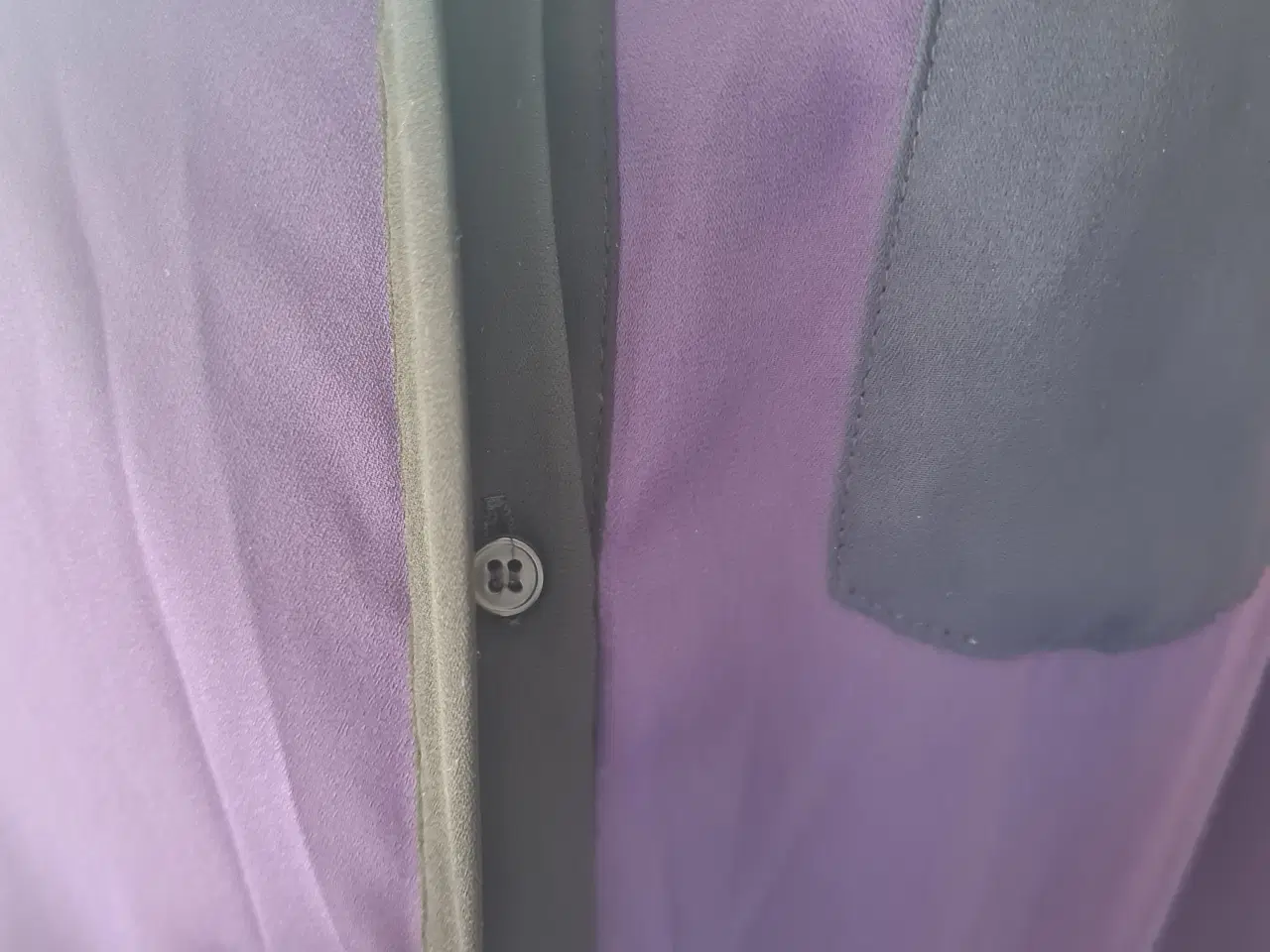 Billede 3 - Skjorte str 46 fra H&M 