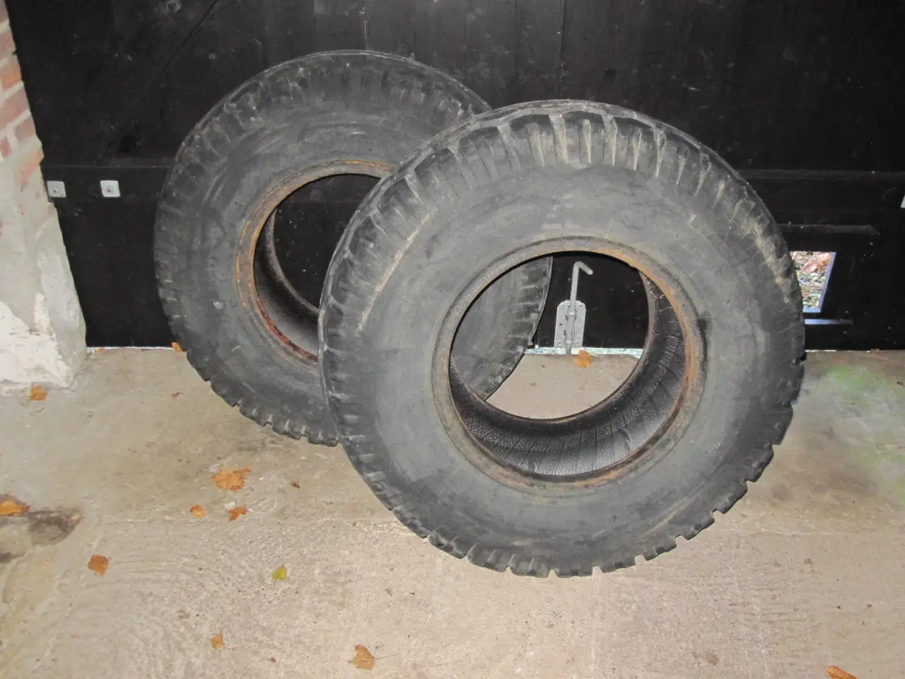 Billede 1 - 2 dæk 13,0/75 X 16" Landbrugsdæk