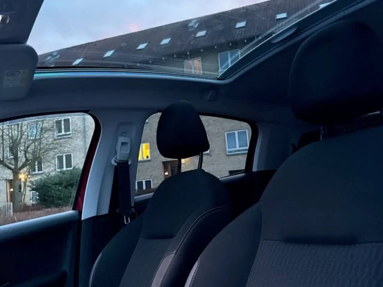 Billede 3 - Peugeot 208 m. panoramatag