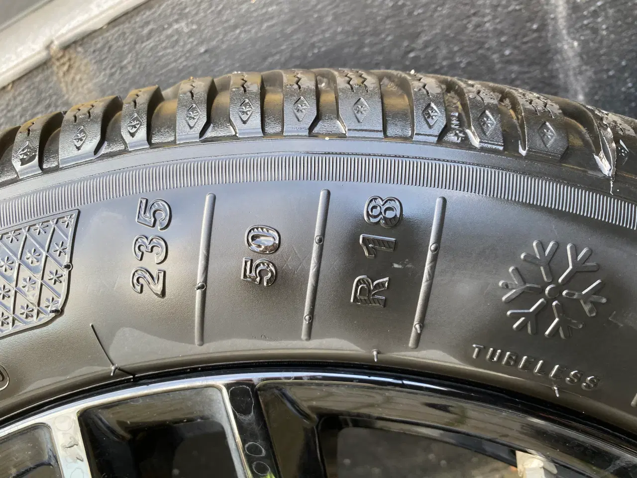 Billede 2 - Vinterdæk 235/50R18 101V 5x112 ET41