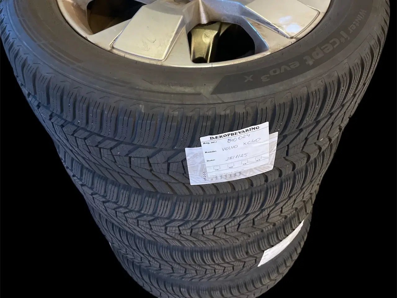 Billede 1 - 18 Volvo XC40 235/55r18 Ref.P3 vinter