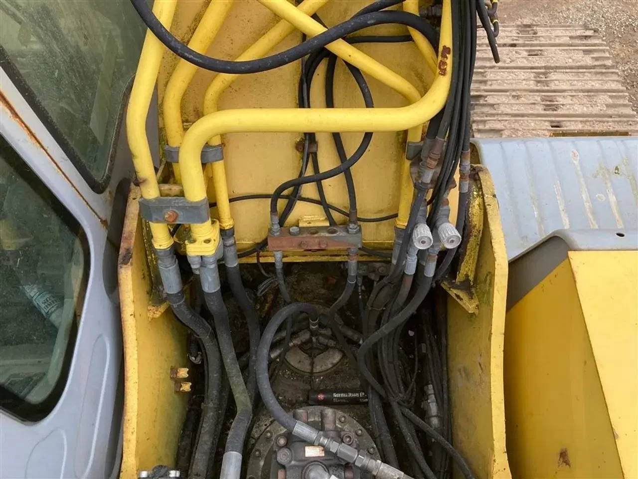 Billede 13 - New Holland E 265 LC Kipbart planerblad og graveskovl