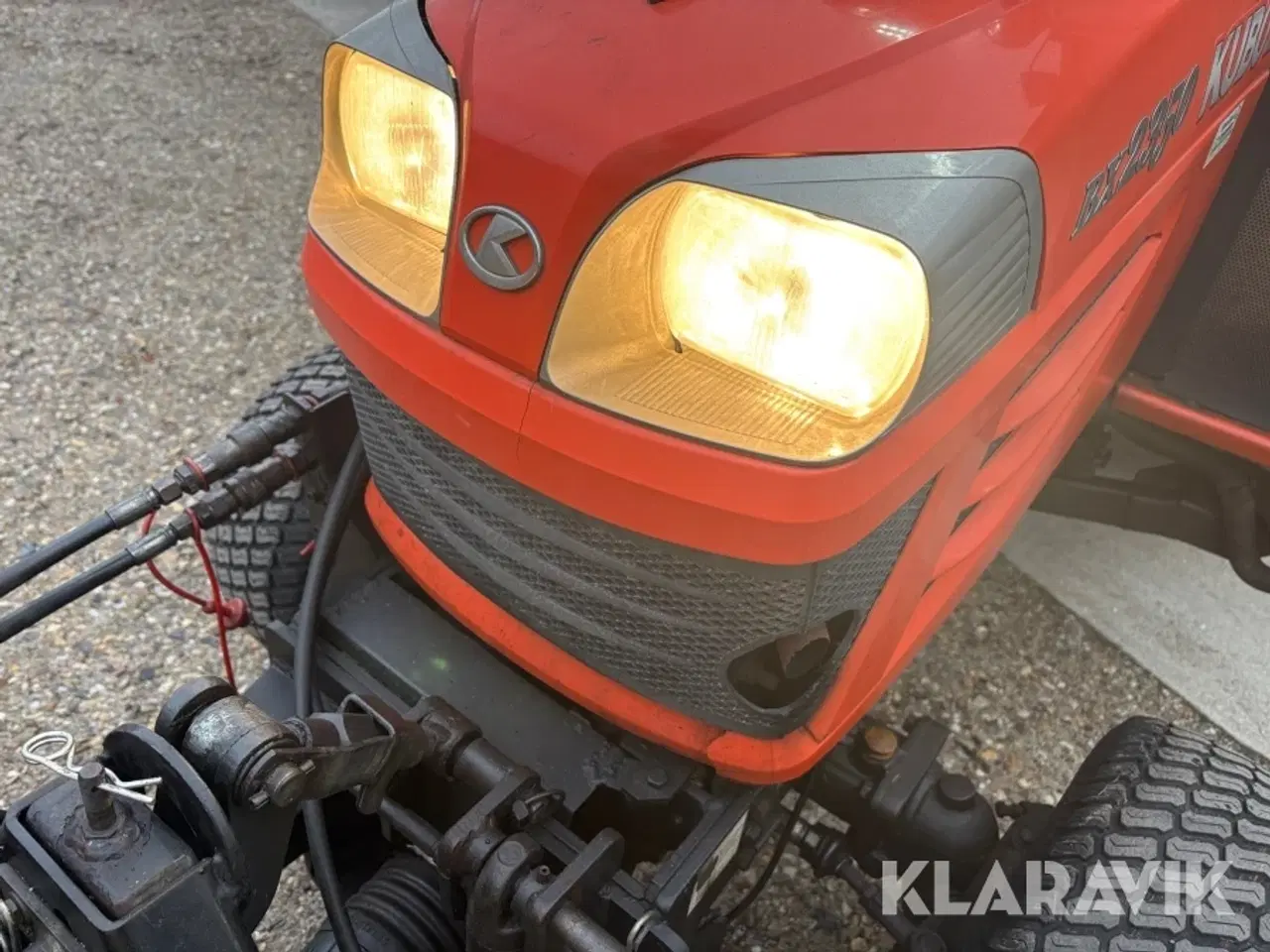 Billede 12 - Traktor Kubota BX 2350 D - inklusiv kost og saltspreder