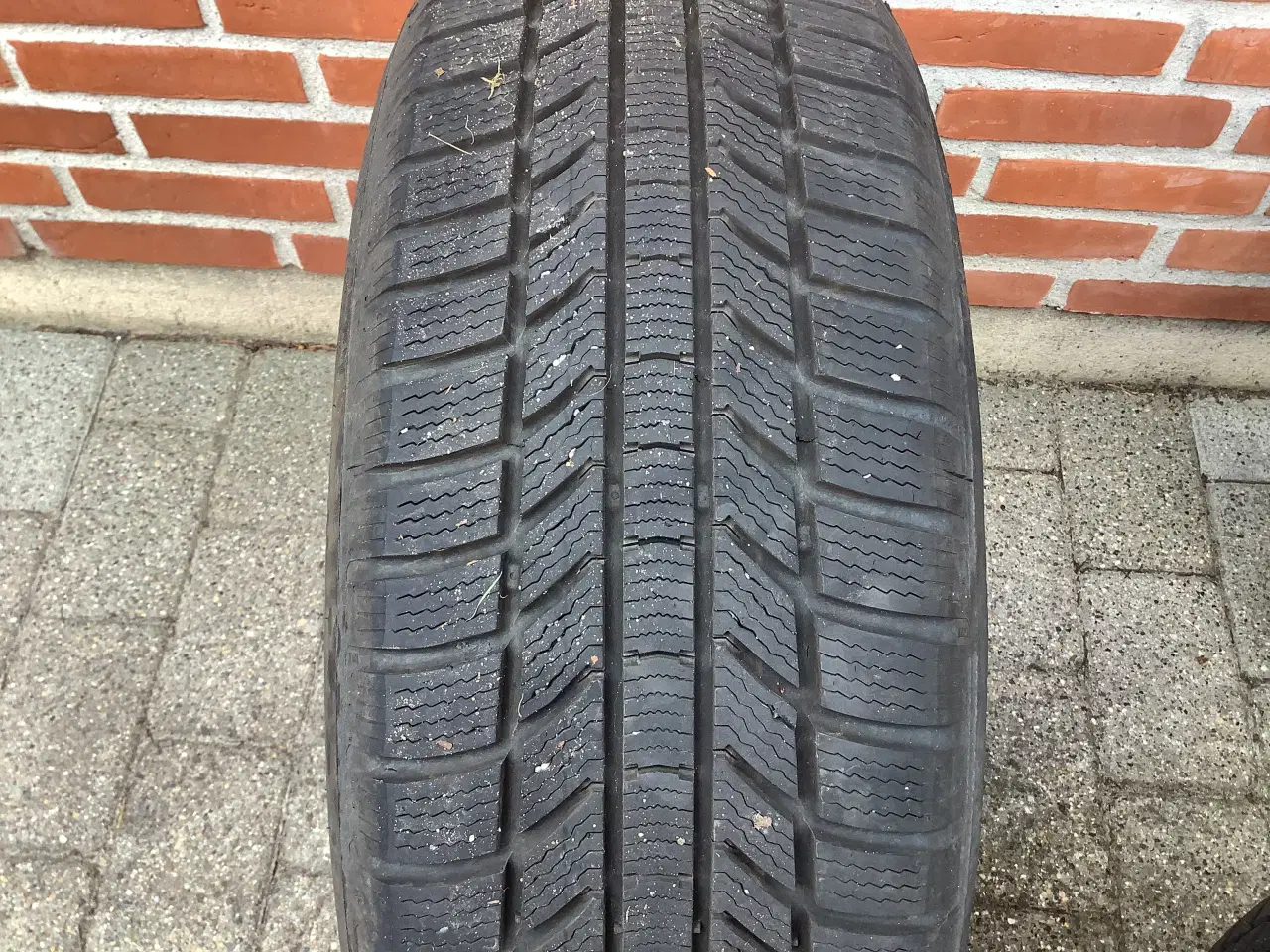 Billede 3 - Vinterdæk med Alufælge 