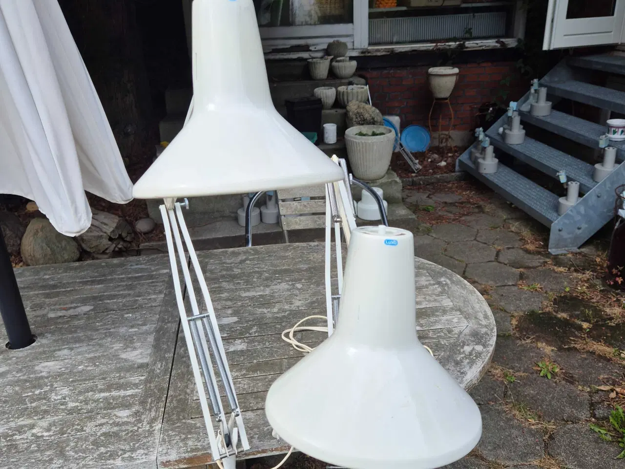 Billede 2 - To klassiske hvide arkitektlamper