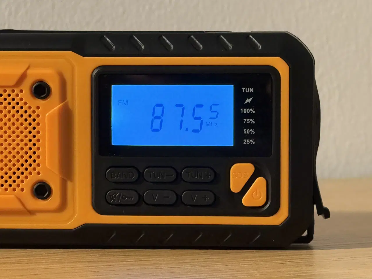 Billede 2 - Nødradio m. Oplader, lys og generator