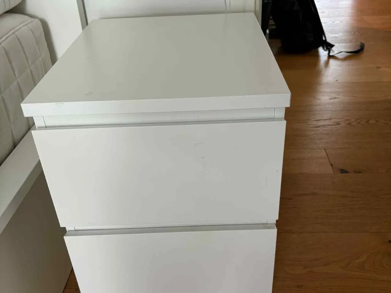 Billede 2 - Ikea natbord 