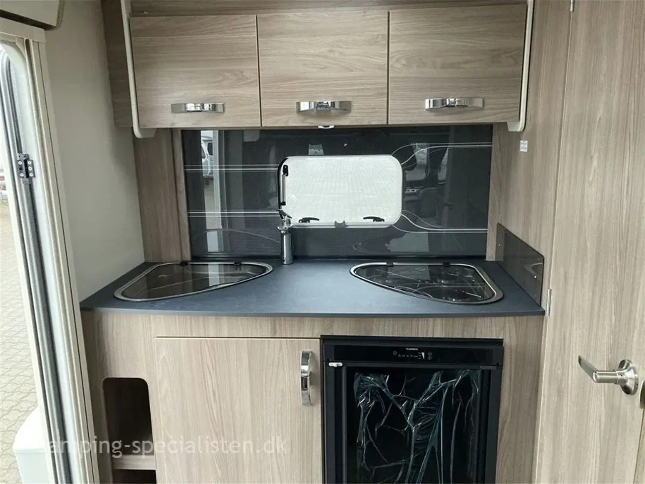 Billede 7 - 2024 - Sprite Mondial 370 SE   Sprite Mondial 370 SE model 2024 - Enkeltsenge - kan nu opleves ved Camping Specialisten.dk i Silkeborg