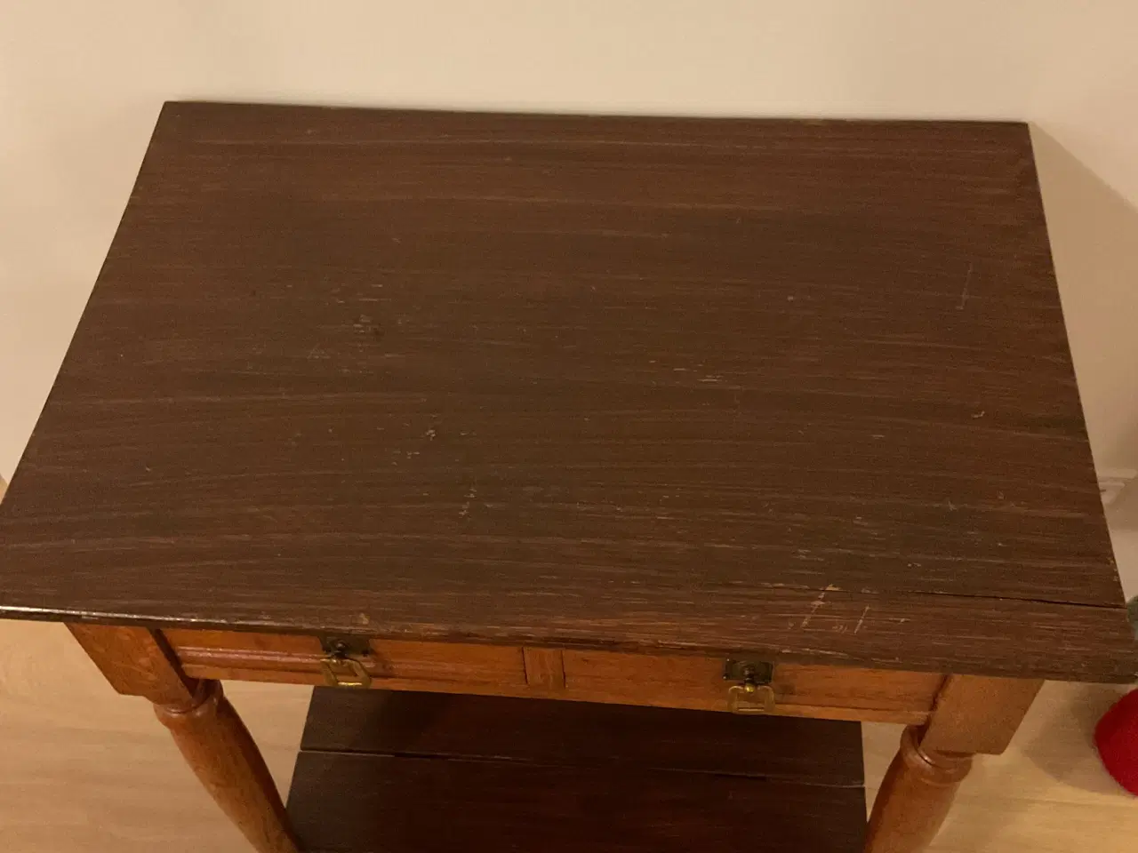 Billede 3 - Gammelt/antik tobaksbord