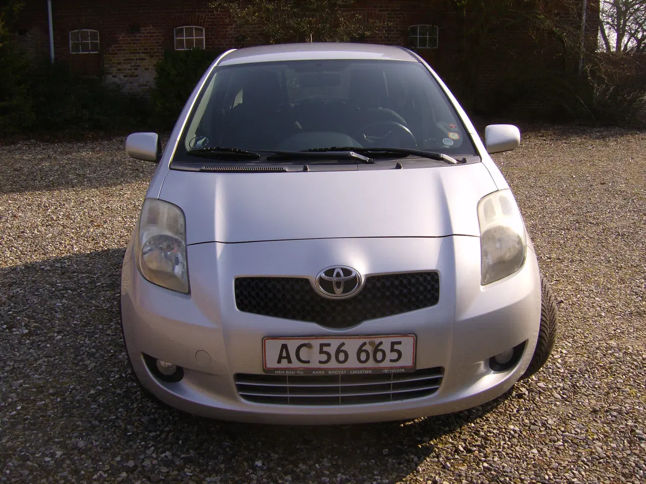 Billede 1 - Min datters Toyota Yaris