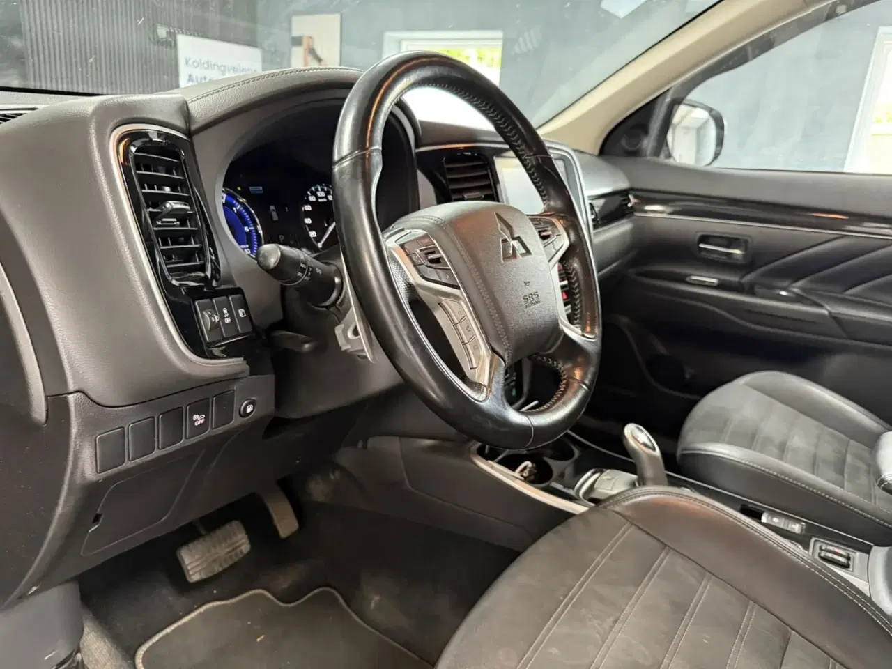 Billede 14 - Mitsubishi Outlander 2,4 PHEV  Plugin-hybrid Invite+ 4WD 224HK 5d 6g Trinl. Gear