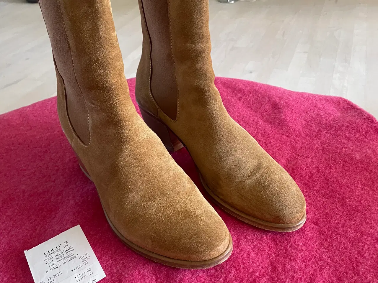 Billede 1 - Lækre italienske ruskindsstøvler str.40