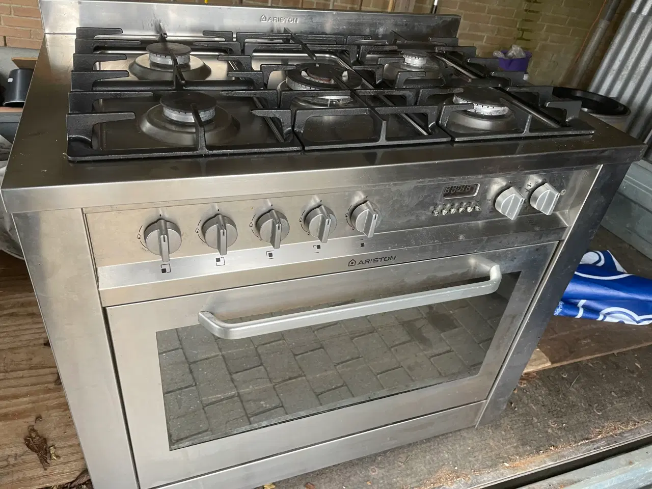 Billede 1 - Gaskomfur med 5 blus