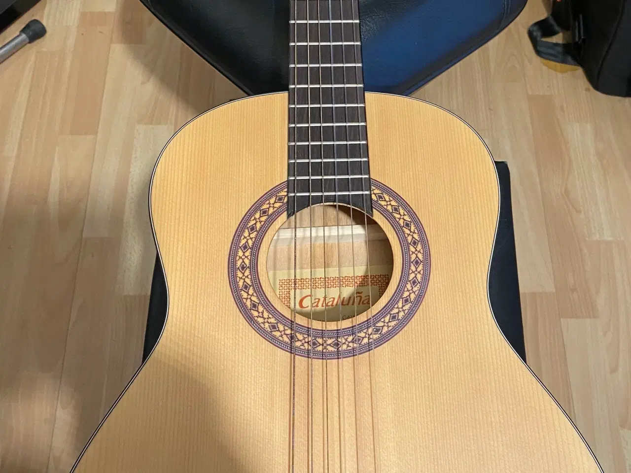 Billede 9 - 🎸Cataluña 3/4 Klassisk Guitar – Som Ny