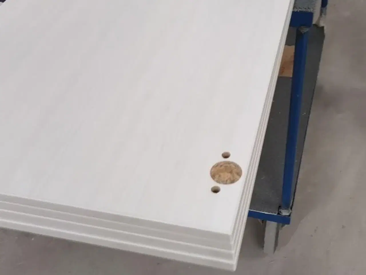 Billede 7 - 4 stk. usamlet højskabe H: 195,2 x B: 50 x D: 34,0 med låge og 16 hylder