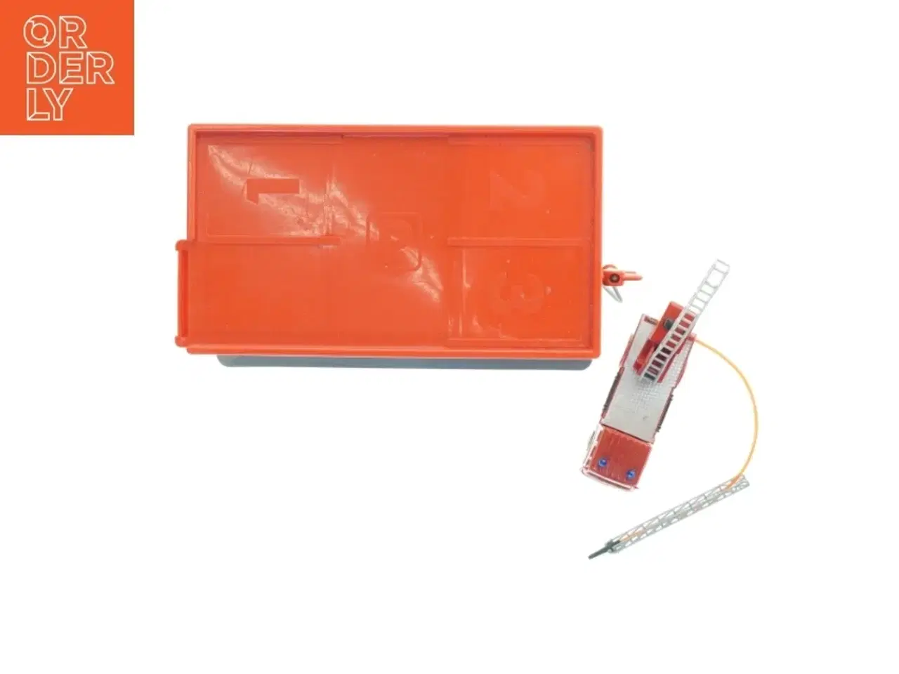 Billede 3 - Brandstation med tilbehør (str. 37 x, 7 cm)