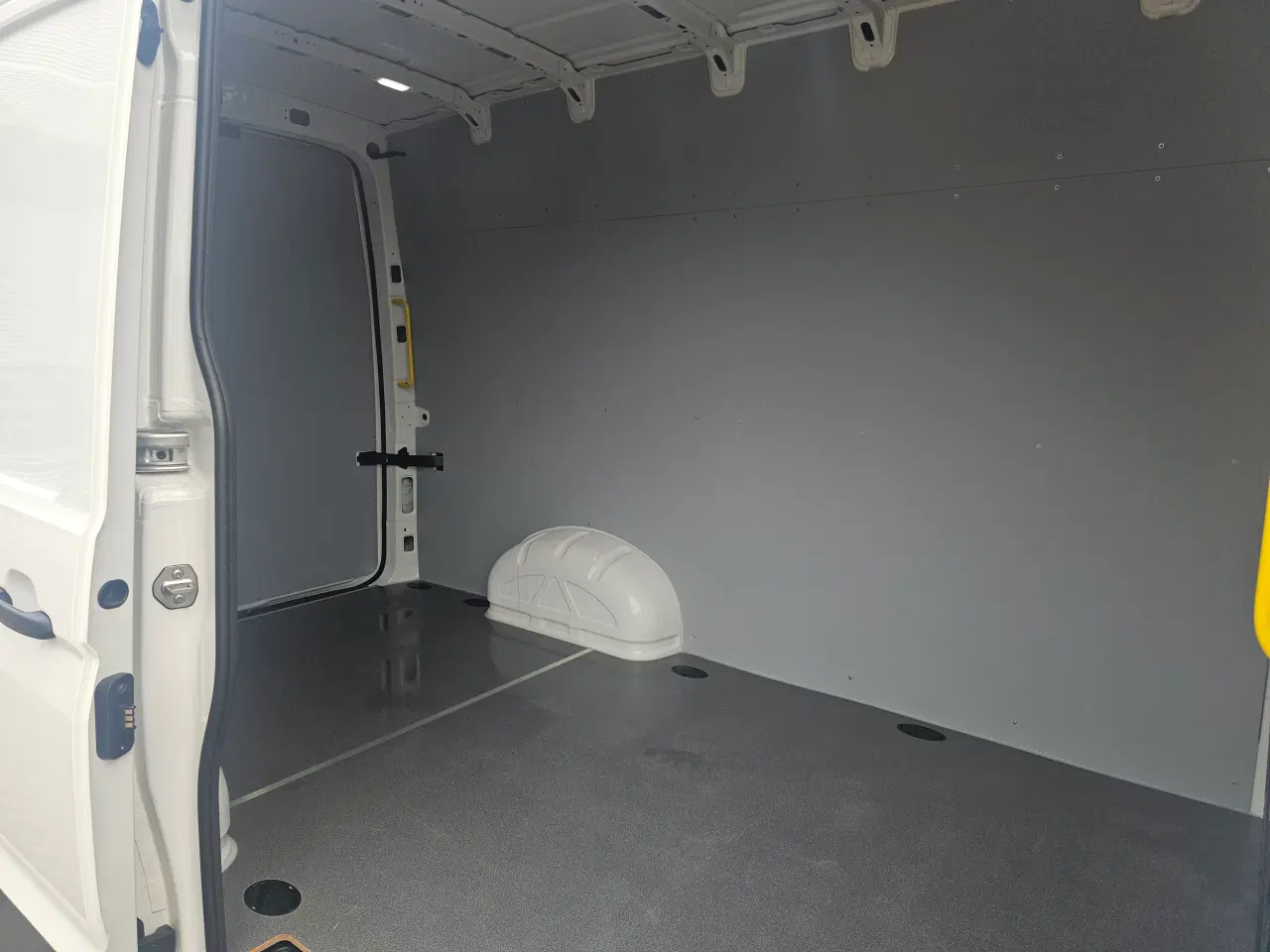 Billede 7 - MAN TGE 3.180 A8 L3H3, Kassevogn