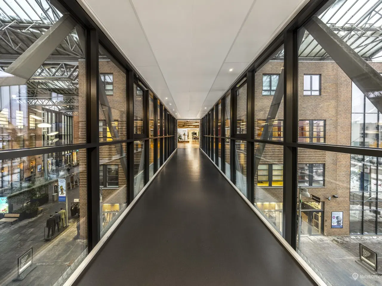 Billede 1 - Unikt kontor lige ved Valby Station med plads til mange medarbejdere