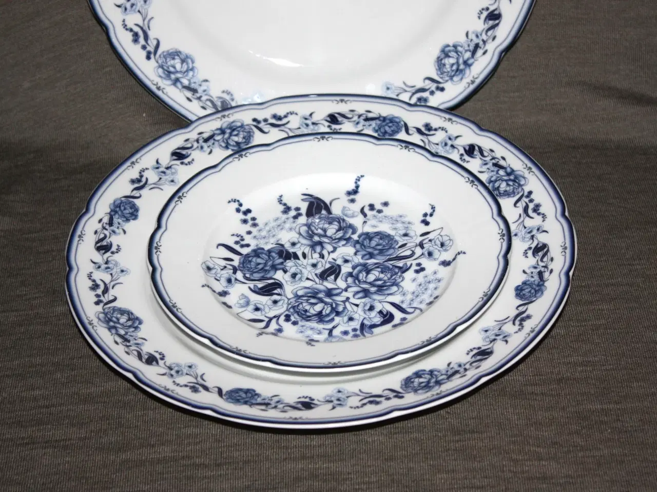 Billede 2 - Firkløveren tallerken diam. 19 cm og 26,5 cm