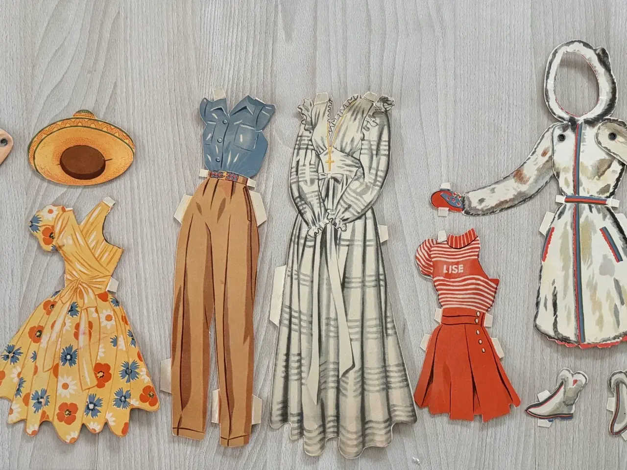 Billede 2 - Antik påklædningsdukke m/bevægelige led