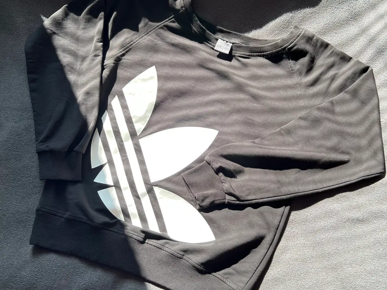 Billede 4 - Adidas trøje
