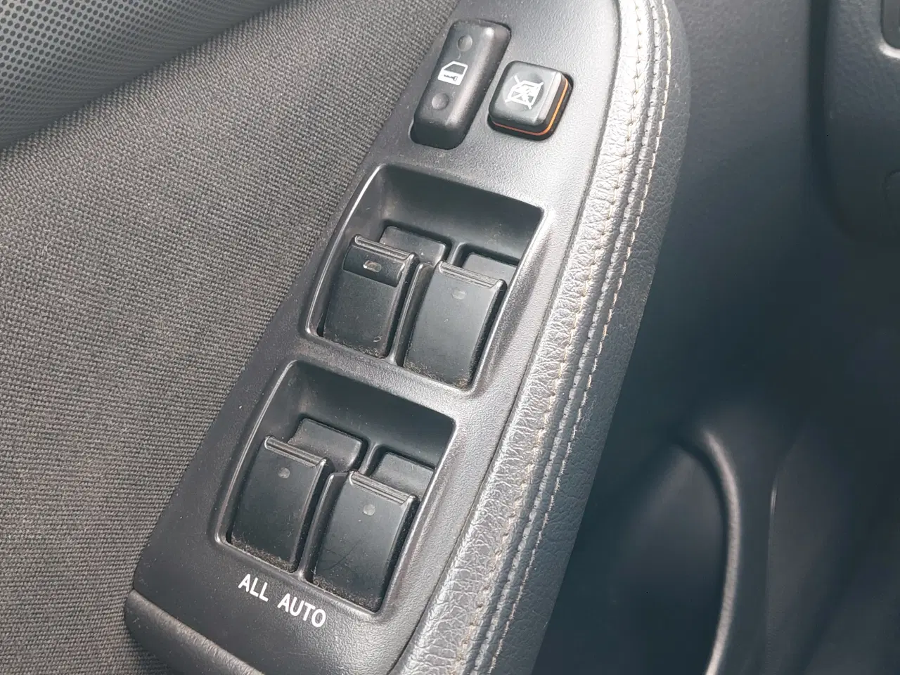 Billede 13 - NYSYNET TOYOTA AVENSIS 1,8 STW MED TRÆK