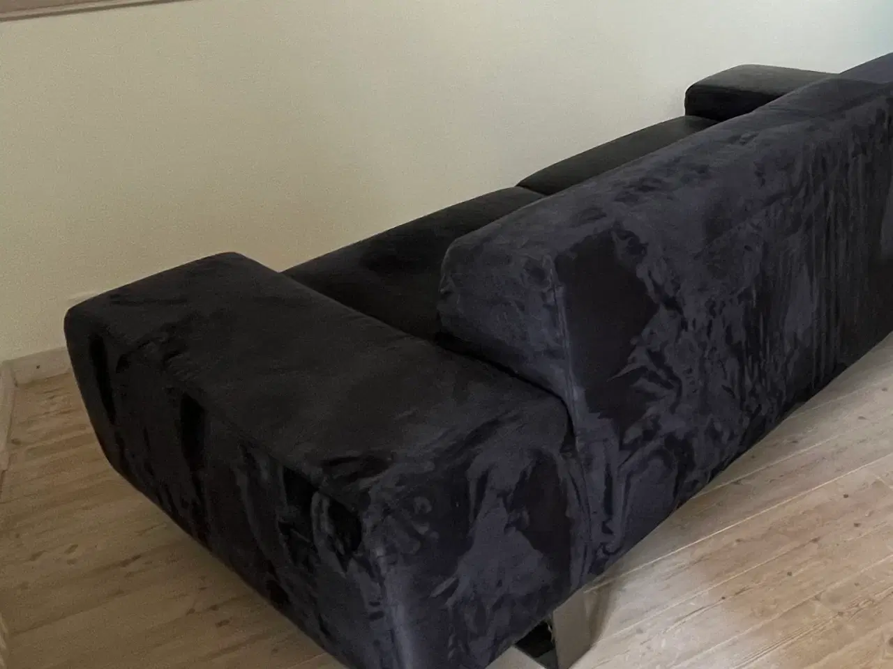 Billede 4 - Sort 2 ½  pers sofa