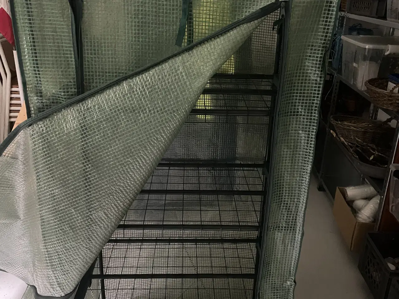 Billede 1 - Minidrivhus med hylder