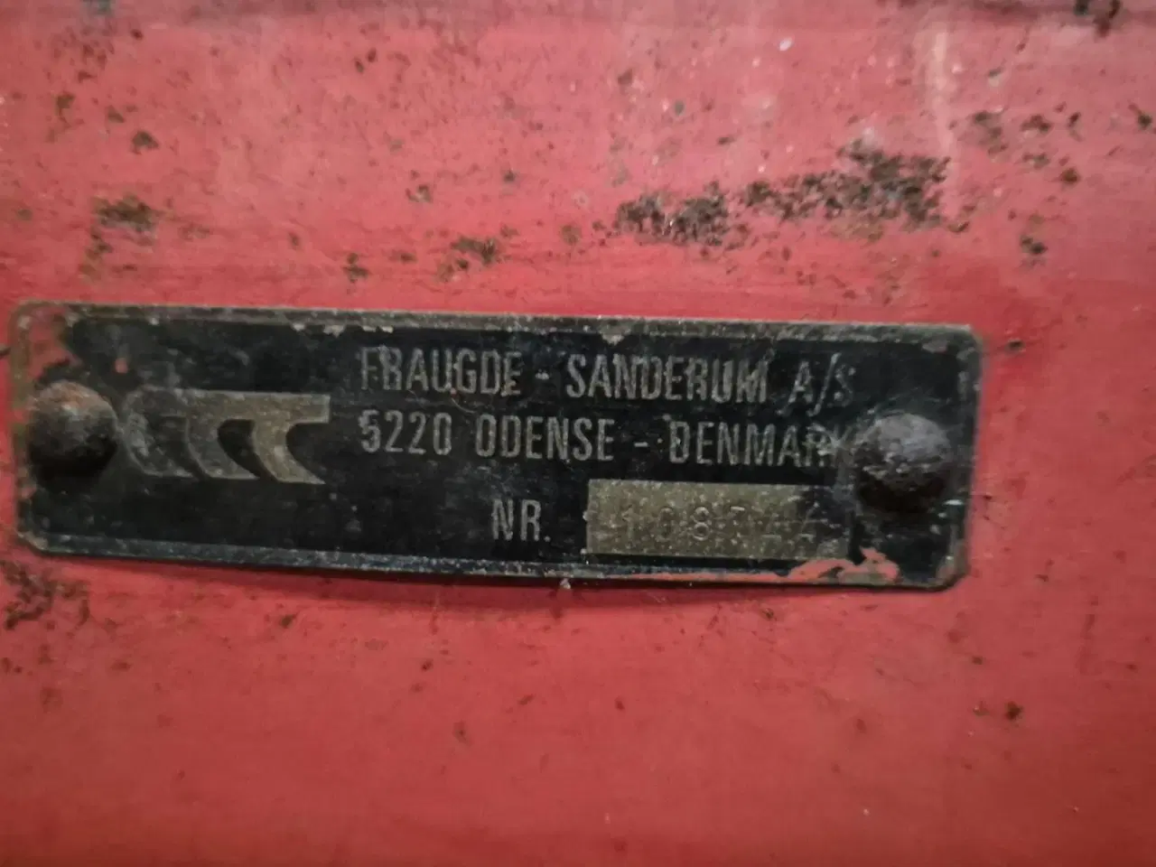 Billede 2 - Fraugde 3 furet / vendeplov hydraulisk / fra ophør