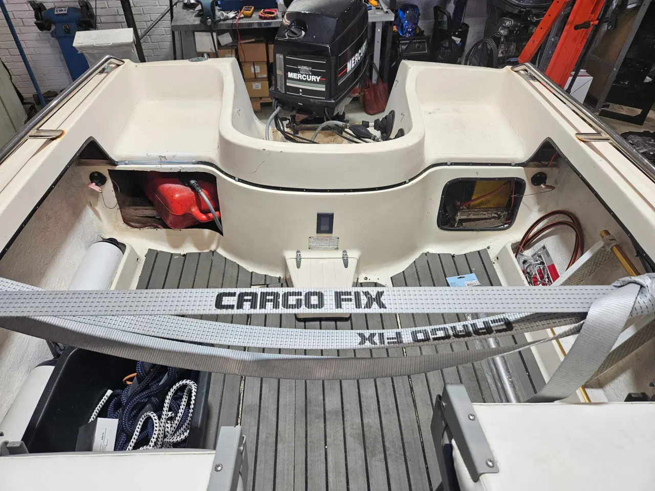 Billede 5 - Motorbåd med kabine. Motor defekt