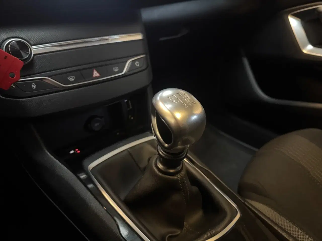 Billede 17 - Peugeot 308 1,6 BlueHDi 120 Style Sky SW