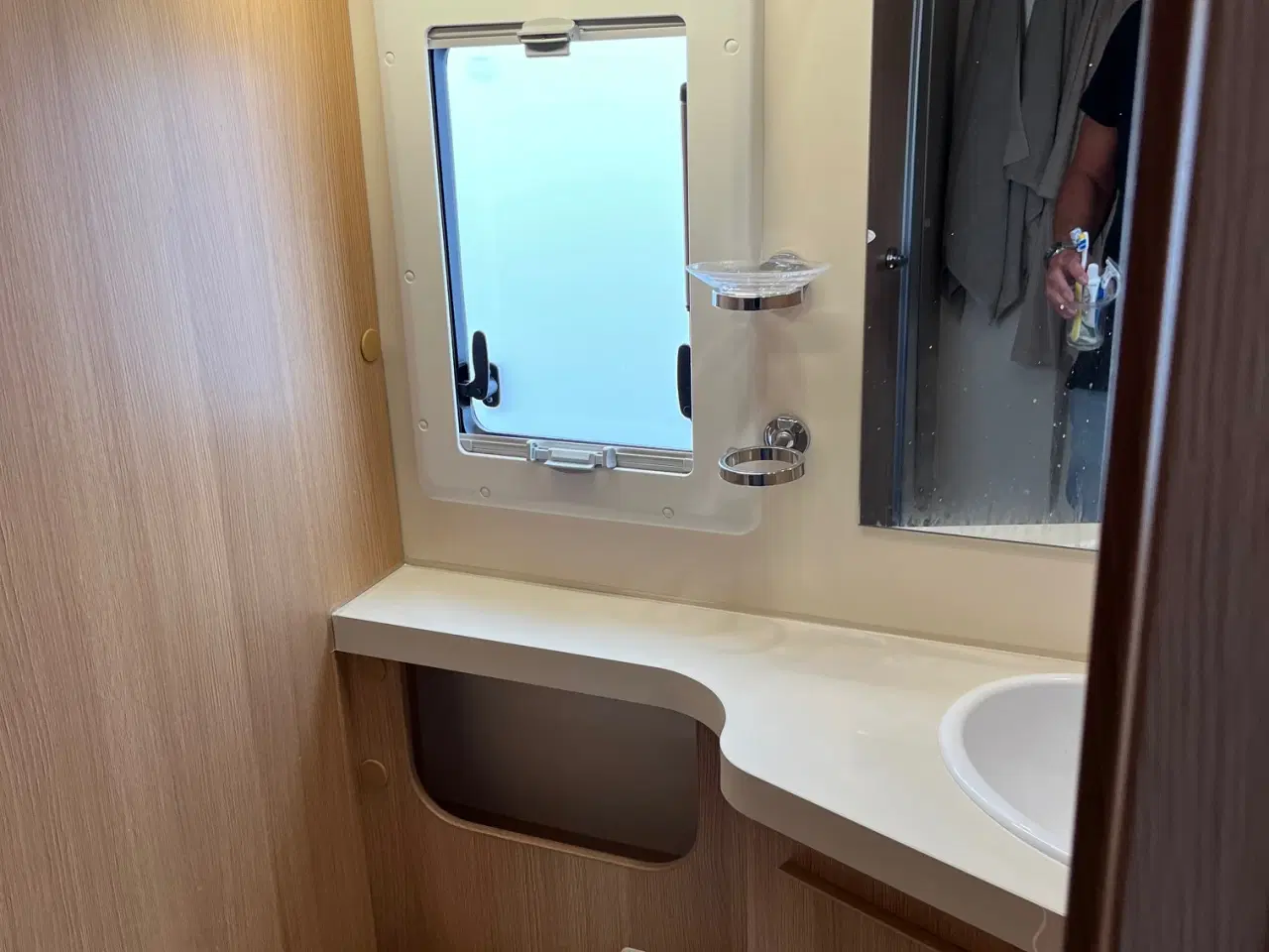 Billede 6 - mclouis nevis helintegreret