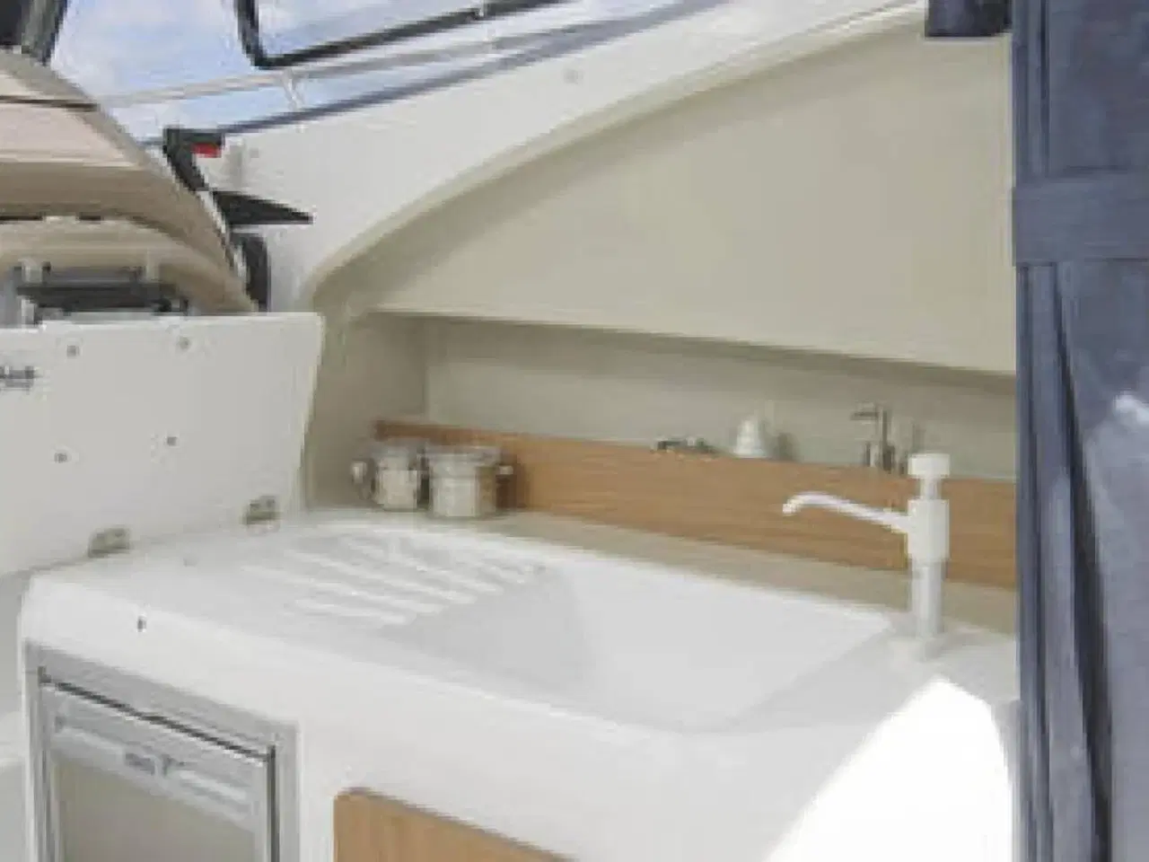 Billede 18 - Beneteau Antares 6.80 - Mercury 200 HK/Udstyr