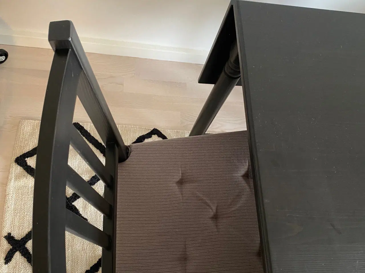 Billede 2 - Bord og stole, IKEA