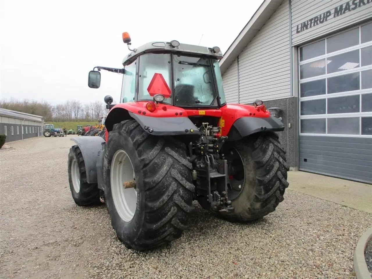 Billede 13 - Massey Ferguson 7499 Dyna VT med 4stk fabriksnye dæk til. Den er med frontlift, affejederet foraksel og affejederet kabine på