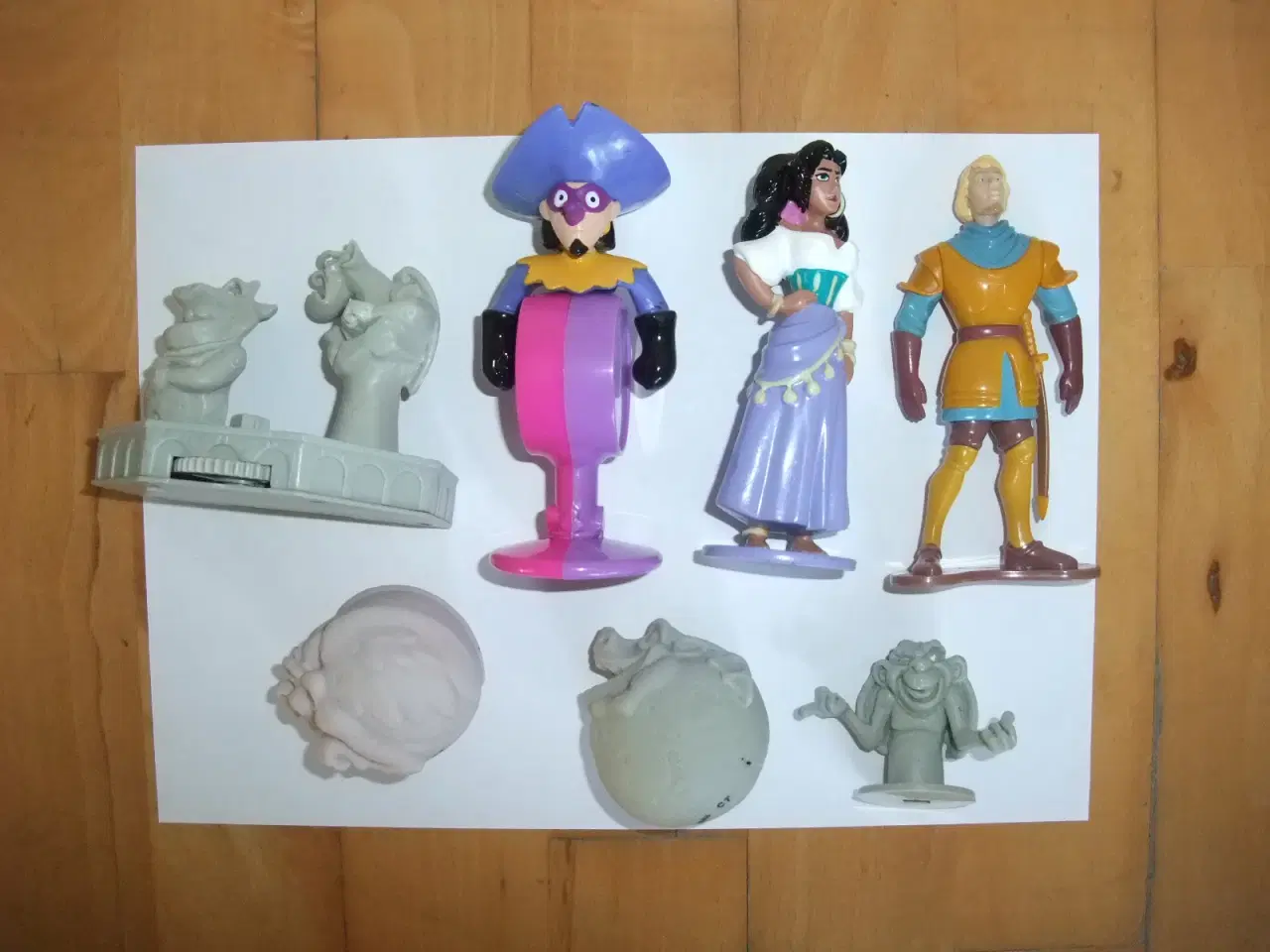 Billede 2 - Klokkeren fra Notre Dame Figurer