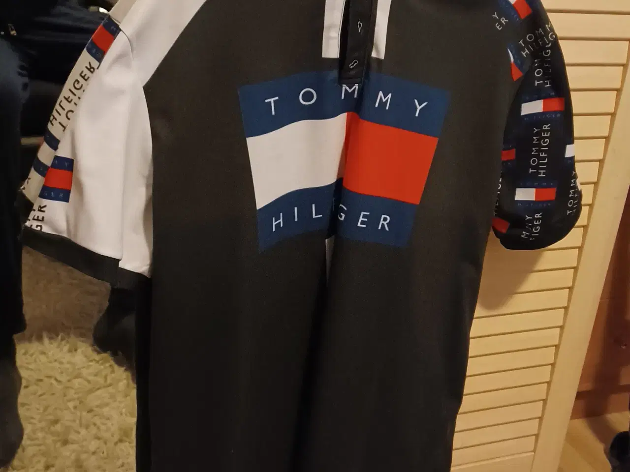 Billede 1 - Tommy Hilfiger T-Shirts Xl