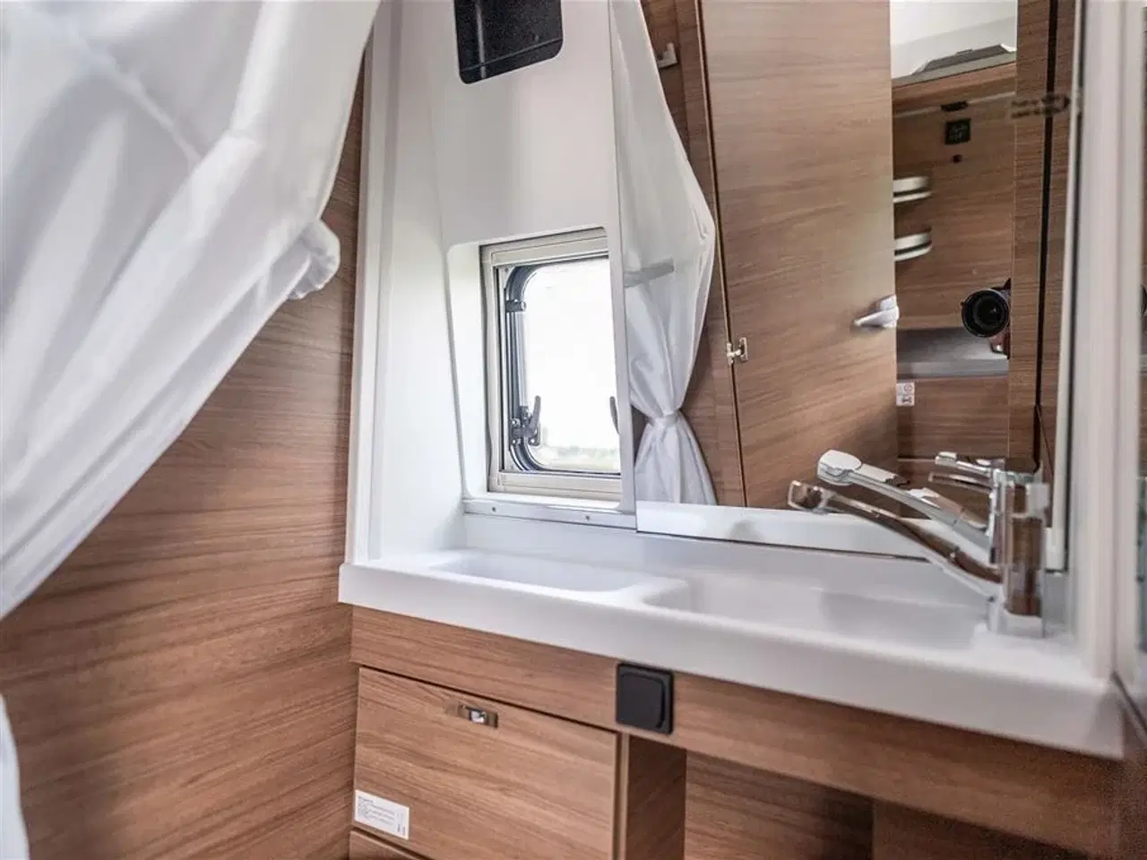 Billede 25 - 2025 - Knaus Boxlife 630 ME Platinium Selection   Truma Dieselfyr og Clesana Toilet