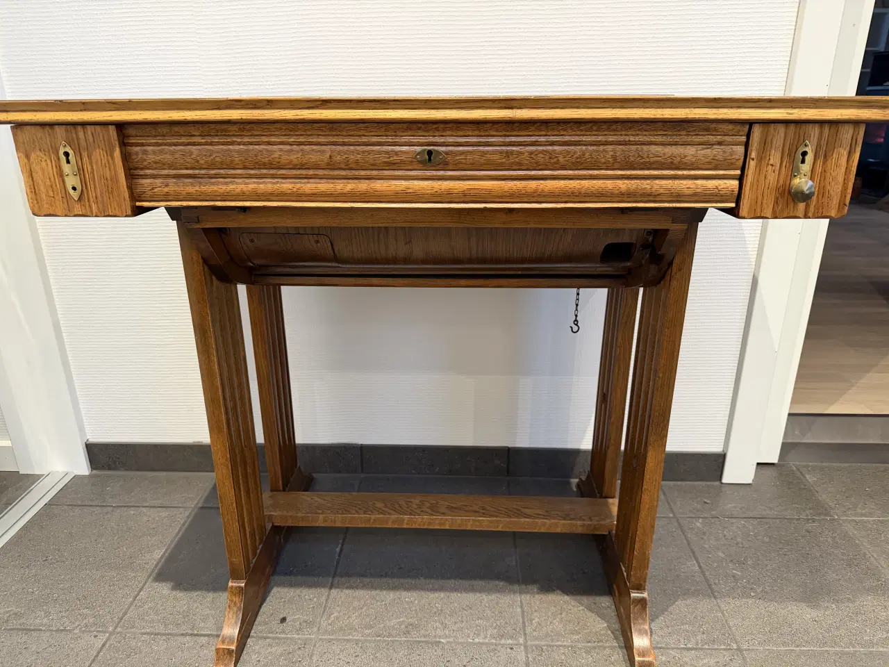 Billede 1 - Symaskine bord - antik