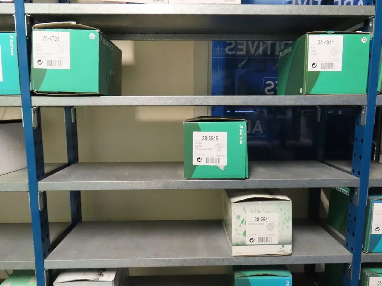 Billede 9 - 16 fag med startere og generatorer