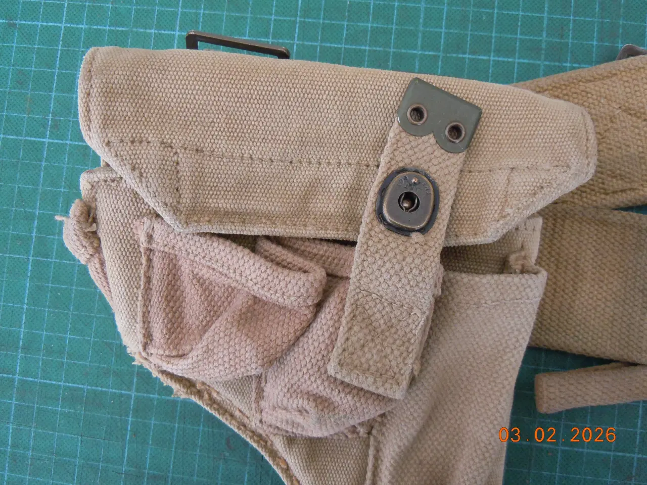 Billede 2 - SIG-Neuhausen M-49 hylster og bælte, fangsnor.